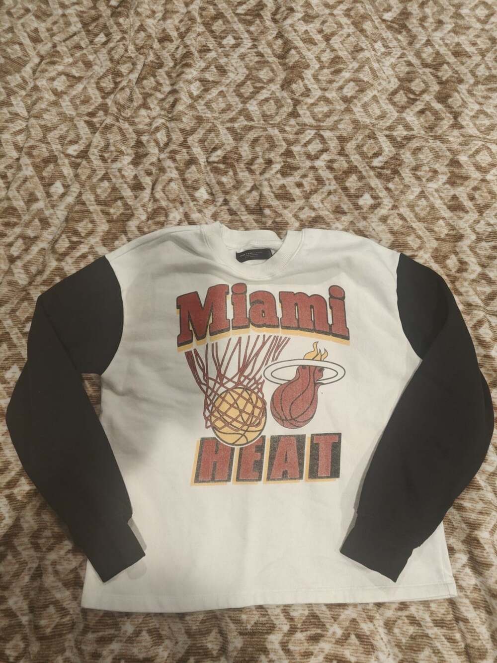 Junk Food Clothing Miami Heat Sweatshirt Size S Black White Colorblock